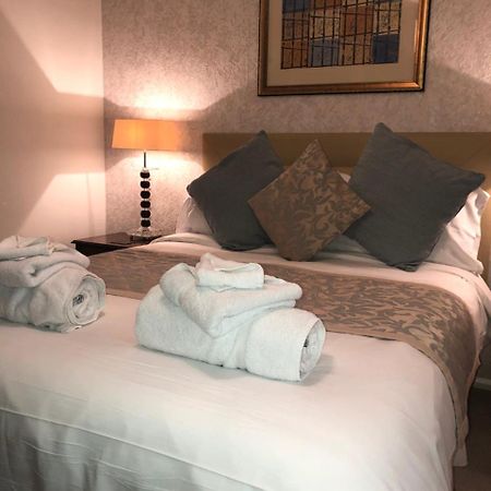 Cameron House Landford Esterno foto