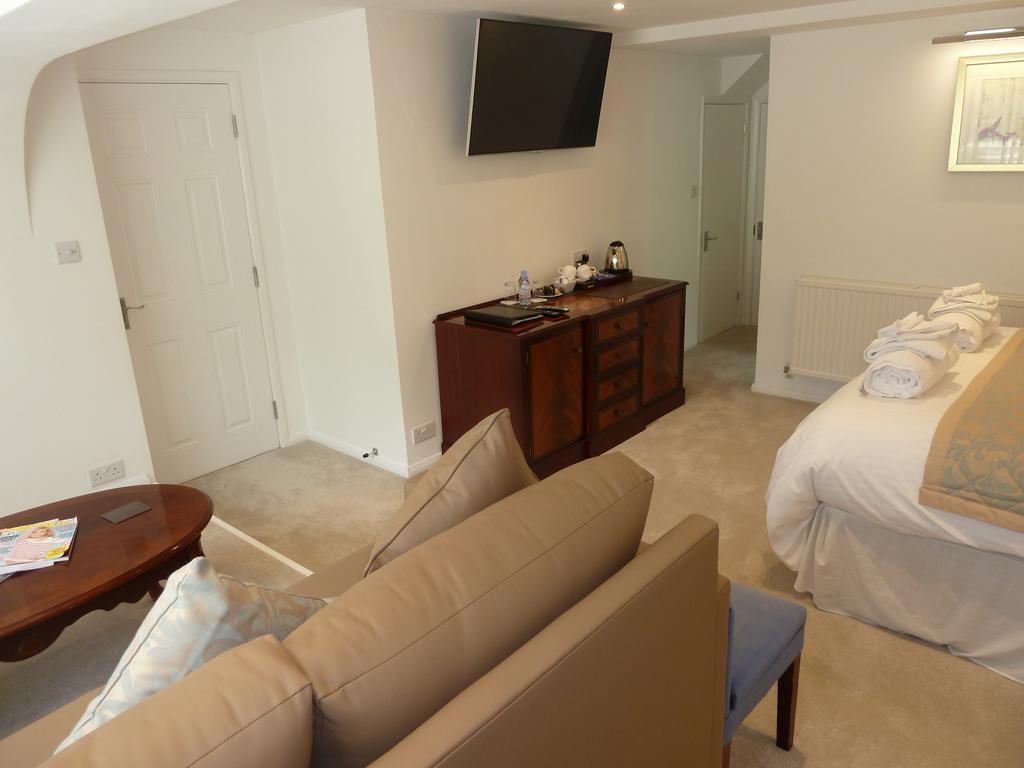 Cameron House Landford Esterno foto