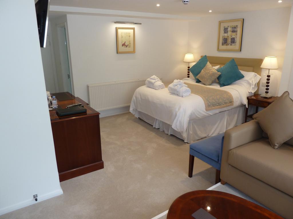Cameron House Landford Esterno foto