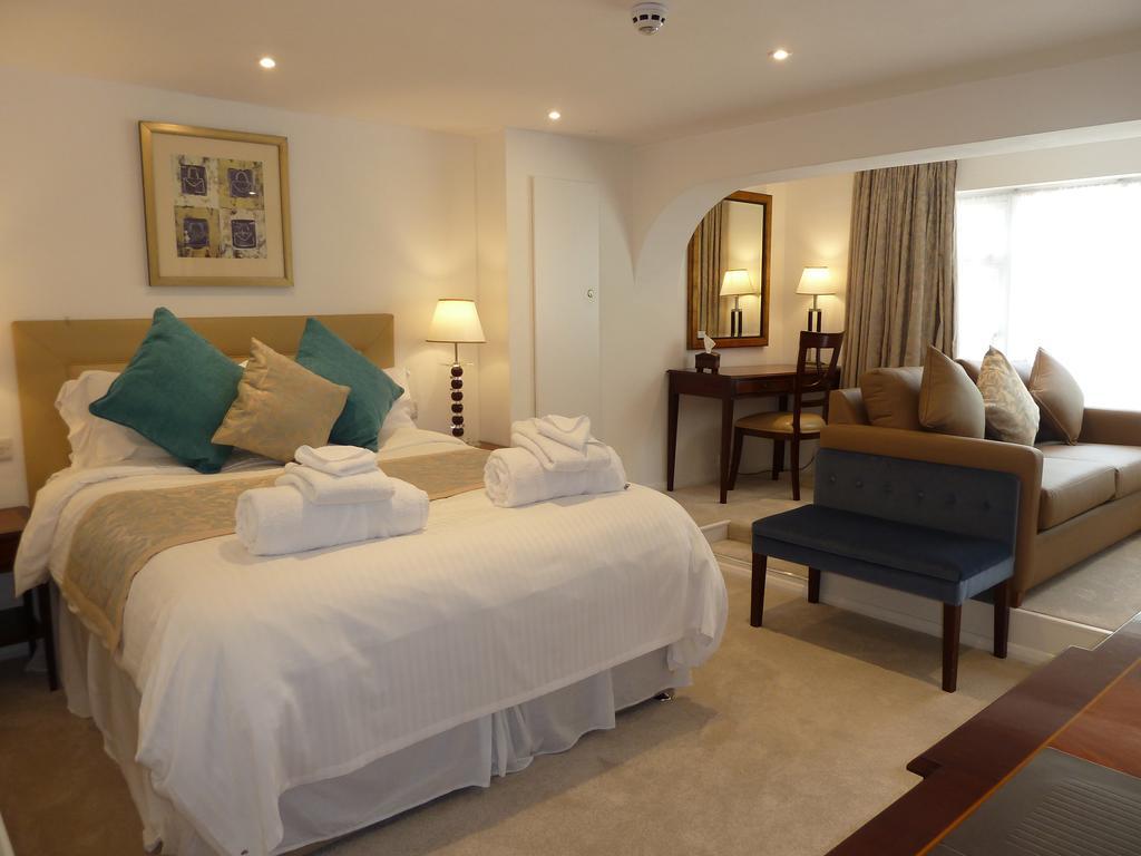 Cameron House Landford Esterno foto