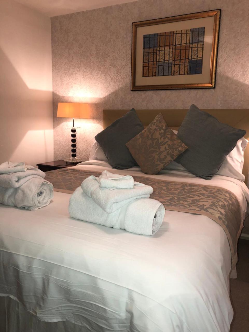 Cameron House Landford Esterno foto
