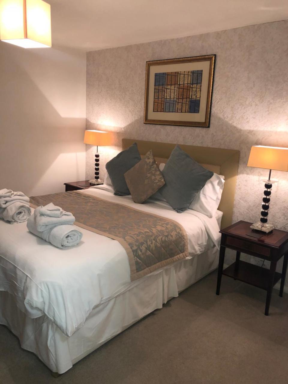 Cameron House Landford Esterno foto